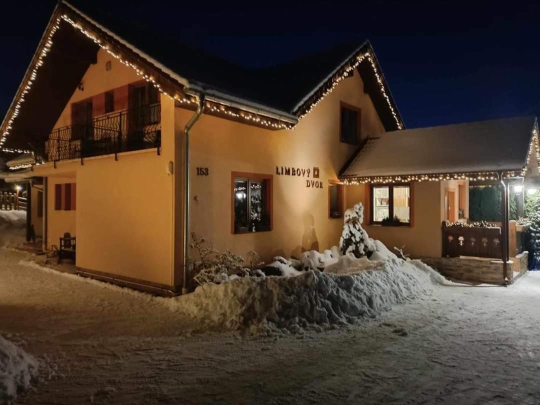 Pezion Limbovy Dvor Hotel Vrbov Eksteriør billede