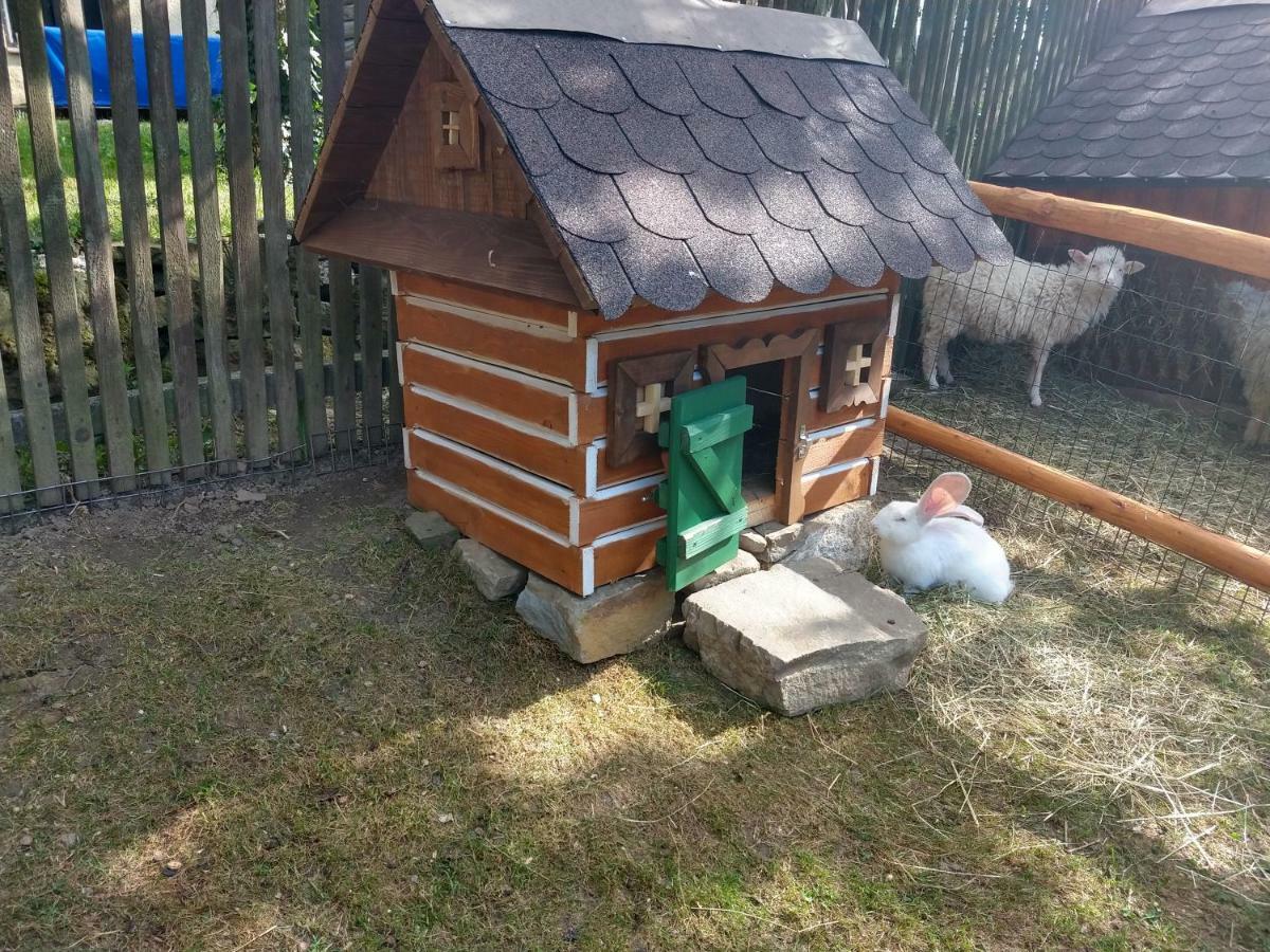 Pezion Limbovy Dvor Hotel Vrbov Eksteriør billede